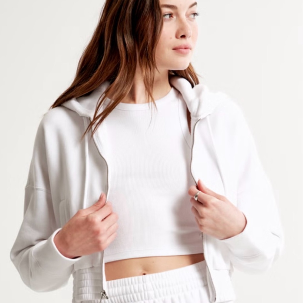 Abercrombie & Fitch Soft A&f Max Essentials Crop Hoodie